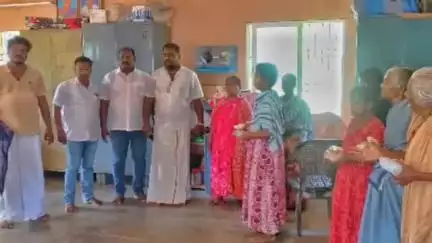 நாகப்பட்டினம்: பாஜக முன்னால் மாநிலத் தலைவர் அண்ணாமலை பிறந்த நாளை ஒட்டிதிருமருகல், திட்டச்சேரி
முதியோர் இல்லங்களில் மதிய உணவு வழங்கிய பாஜகவினர்.