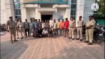 रायगढ़: कोतवाली, चक्रधरनगर और जूटमिल पुलिस ने कांबिंग गश्त के दौरान 102 संदिग्धों और फरार आरोपित वारंटियों को किया गिरफ्तार