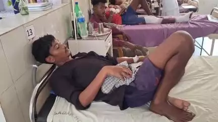 कुरडेग: कुटमाकछार गांव में सांप के काटने से व्यक्ति की तबीयत बिगड़ी, इलाज के लिए सदर अस्पताल में भर्ती