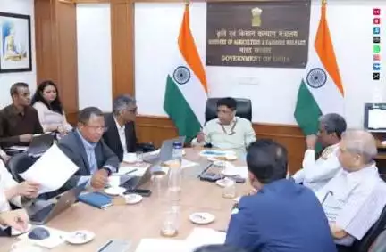 Dr. Prabhat Kumar, Horticulture Commissioner & NBM Director, briefs ADB team
