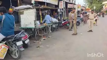 આંકલાવ: મુખ્ય બજાર સહિત વિવિધ વિસ્તારમાં ટ્રાફિકને અડચણરૂપ દબાણો પોલીસ દ્વારા હટાવાયા