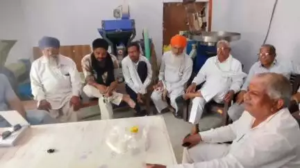 इंद्रगढ़: केशोरायपाटन में किसान नहरी पानी छोड़ने और बंद शुगर मिल के पुनः संचालन की मांग को लेकर सीएम को देंगे ज्ञापन