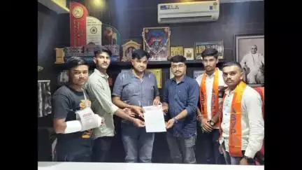 Gtu માં પ્રશ્નપત્રમાં થયેલા છબરડા અંગે અખિલ ભારતીય વિદ્યાર્થી પરિષદ દ્વારા ગોંડલ પોલિટેકનિક કોલેજ ખાતે આવેદન પત્ર આપ્યું