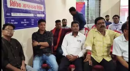 गोविंदपुर: बकरीद पर्व को लेकर गोबिंदपुर थाना परिसर में शांति समिति की बैठक हुई, स्थानीय जनप्रतिनिधि उपस्थित रहे