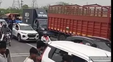 गोहद: मालनपुर थाना क्षेत्र में भिंड-ग्वालियर हाईवे पर ट्रक ने बाइक को टक्कर मारी, मामला दर्ज