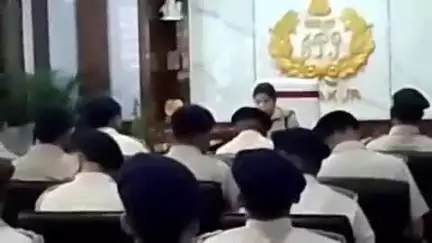 पाकुड़: पाकुड़ पुलिस मुख्यालय में एसपी ने अधिकारियों के साथ की मासिक अपराध गोष्ठी