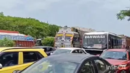 मांडू: रांची: सिरम टोली रैंप विवाद पर आदिवासी संगठनों के झारखंड बंद का कुंजू नया मोड में दिखा व्यापक असर