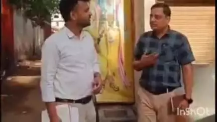 रेवाड़ी: रेवाड़ी में फटकार के बाद फील्ड में उतरे DMC, गंदगी से भरे नालों और जर्जर भवनों का किया निरीक्षण