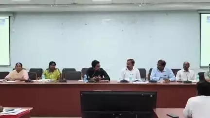 கள்ளக்குறிச்சி: மாவட்ட ஆட்சியரகத்தில் முதலமைச்சரின் காலை உணவு திட்டத்தின் செயல்பாடுகள் குறித்த மாதாந்திர ஆய்வு கூட்டம்