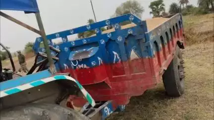 वज़ीरगंज: वजीरगंज थाने की पुलिस ने अवैध बालू से लदा एक ट्रैक्टर ज़ब्त किया