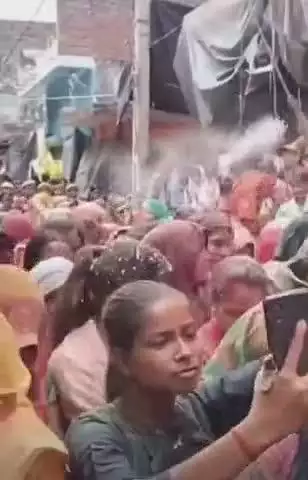 फतेेहपुर: सूरतगंज हनुमान मंदिर में पंचदिवसीय अनुष्ठान का समापन, प्राण-प्रतिष्ठा और शोभायात्रा से भक्तिमय माहौल
