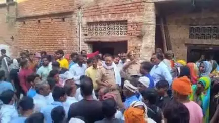 ज्ञानपुर: औराई पिलर टूटने से एक मजदूर की मौत, मकान मालिक का पुत्र हुआ घायल