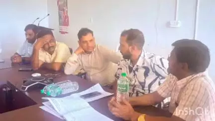 मांडू: सांसद प्रतिनिधि ने सहिया दीदियों के साथ दुलमी प्रखंड में बैठक की