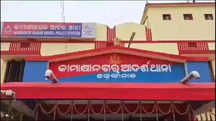 ପରଜଙ୍ଗ: କୁମ୍ଭାରମୁଣ୍ଡା ଗାଁ ନିକଟରେ ଟ୍ରାକ୍ଟର ଦୁର୍ଘଟଣା ଗ୍ରସ୍ତ ଚାଳକ ଆହତ।
