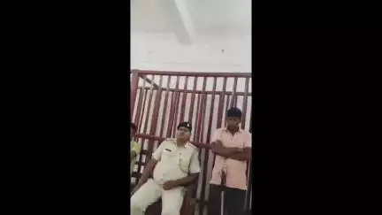धरहरा: धरहरा थाना पुलिस ने औड़ाबगीचा गांव से 21 लीटर अंग्रेजी शराब बरामद की