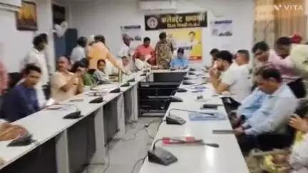 निवाड़ी: निवाड़ी: कलेक्टर कार्यालय में कलेक्टर ने दिए निर्देश, मानसून से पहले हो चंदेली बुंदेली तालाबों का काम