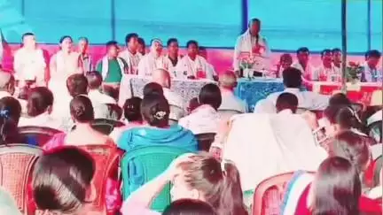 মৰাণ: নাহৰণি পঞ্চায়তৰ সৰুফলা গোঁহাই গাঁৱত ৰাজহুৱা সভাত অংশগ্ৰহণ কৰি বিভিন্ন সমস্যাৰ সন্দৰ্ভত আলোচনা কৰে বিধায়ক চক্ৰধৰ গগৈয়ে