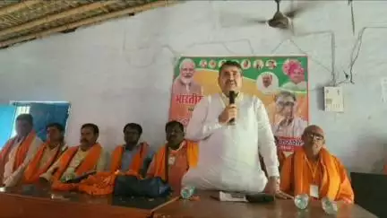 औराई: हथौड़ी हाई स्कूल परिसर में भाजपा कार्यसमिति की बैठक, जन कल्याणकारी योजनाओं की समीक्षा हुई