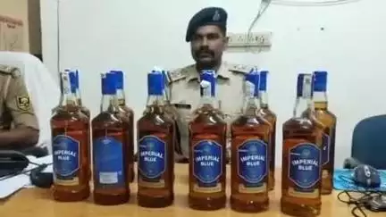 रहुई: पुलिस ने काजीचक गांव से विदेशी शराब की 65 बोतलें बरामद कीं