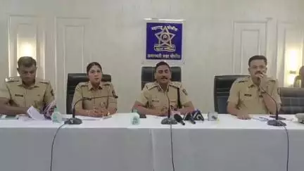 अमरावती: ऑनलाईन क्रिकेट स‌ट्टयावर रेड करुन ६ आरोपीतांसह ऑनलाईन सट्टयाचे साहित्य व नगदी ३ लाख ८९ हजार २०० रुपए चा मुद्देमाल जप्त