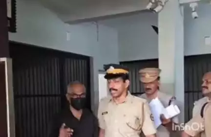 വടകര: മാർക്കറ്റ് റോഡിലെ കടയിൽ സൂക്ഷിച്ച 24 പവൻ സ്വർണാഭരണങ്ങൾ കവർന്ന ജീവനക്കാരൻ അറസ്റ്റിൽ
