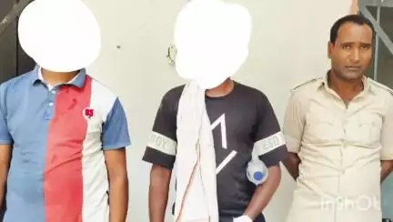 चांद: थाना क्षेत्र से पुलिस ने शराब सेवन मामले में 2 अभियुक्तों को गिरफ्तार कर न्यायिक हिरासत में भेजा
