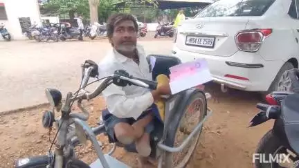 मुरैना: बल्ला का पुरा गांव के विकलांग व्यक्ति ने पेंशन बढ़ाने की मांग के साथ कलेक्ट्रेट में आवेदन दिया, आत्महत्या की चेतावनी