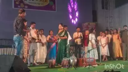 পান্ডুয়া: প্রগতি সংঘের ৬৮তম বার্ষিক সাংস্কৃতিক প্রতিযোগিতার পুরস্কার বিতরণী অনুষ্ঠান হল বিবেকানন্দনগর প্রাথমিক বিদ্যালয়ের মাঠে