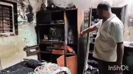 कोपरगाव: कोल्हे साखर कारखाना मोहटादेवी नगर येथे विजेचे शोर्टर्टसर्किटमुळे घराला आग, मोठे नुकसान