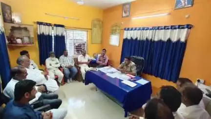 घट्टिया: घट्टिया में ईद पर्व को लेकर शांति समिति की बैठक आयोजित