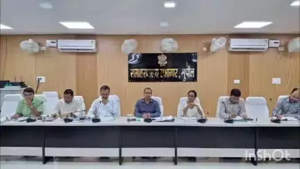 सुपौल: डीएम सावन कुमार की अध्यक्षता में बाढ़ पूर्व तैयारी को लेकर कलेक्ट्रेट में हुई बैठक