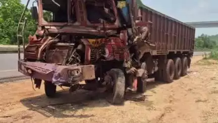 କେନ୍ଦୁଝର ସହର: ମେଲଣ ନିକଟରେ ଟ୍ରକ ଦୁର୍ଘଟଣା ଗ୍ରସ୍ଥ,ଜଣେ ଗୁରୁତର