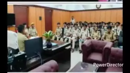 कटिहार: समाहरणालय में क्राइम मीटिंग, SP वैभव शर्मा ने अपराध नियंत्रण के लिए पुलिस अधिकारियों को दिए निर्देश