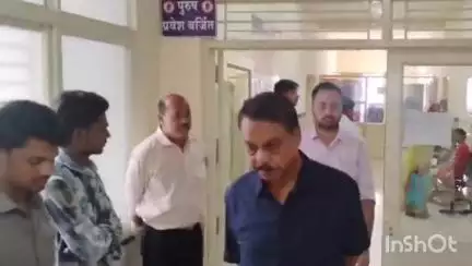 आरोन: एसडीएम ने किया आरोन सरकारी अस्पताल का निरीक्षण, BMO नदारद, लैब प्रभारी को फटकार, व्यवस्था सुधारने के निर्देश
