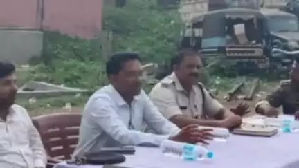 सरैयाहाट: सरैयाहाट/हंसडीहा थाना में बकरीद पर्व को शांतिपूर्ण मनाने के लिए शांति समिति की बैठक हुई