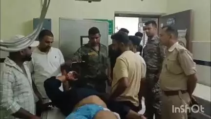 मेदिनीनगर (डालटनगंज): हमीदगंज मोहल्ले में अज्ञात अपराधियों ने एक युवक को चाकू मारकर किया घायल, हालत गंभीर