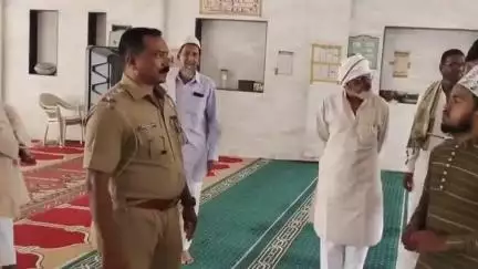दिग्रस: धार्मिक स्थळे, प्रार्थना स्थळांनी लाऊडस्पीकर परवानगी घेणे आवश्यक, ठाणेदारांनी जामा मस्जिदच्या लाऊडस्पीकरचे डेसीबल तपासले