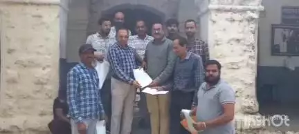 पेटलावद: रायपूरिया के ग्रामीणों ने पेटलावद में तहसीलदार को दिया ज्ञापन, स्वामित्व योजना के सर्वे पर जताई आपत्ति