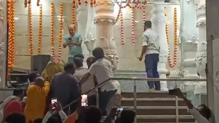 होशंगाबाद नगर: मीनाक्षी चौक स्थित नव मंदिर में देवी की प्रतिमा स्थापित, नगरपालिका अध्यक्ष रहीं उपस्थित