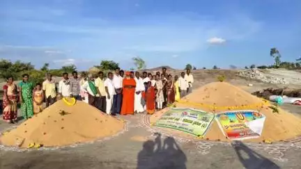 ಮುಳಬಾಗಿಲು: ಪರಕೀಯರ ಆಕ್ರಮಣದಿಂದ ನಮ್ಮ ನೆಲ, ಜಲ ಸೇರಿ ಪ್ರಕೃತಿ ವಿಕೃತವಾಗಿದೆ: ಪಿಚ್ಚಗುಂಡ್ಲಹಳ್ಳಿಯಲ್ಲಿ ಶ್ರೀ ಆದಿಪರಾಶಕ್ತಿ ಪೀಠದ ತಿಮ್ಮಪ್ಪಸ್ವಾಮಿ