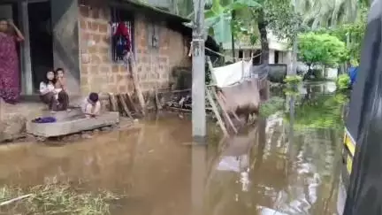 ചാവക്കാട്: മഴ മാറിയിട്ടും തെക്കഞ്ചേരി നിവാസികളുടെ ദുരിതം മാറിയില്ല, വെള്ളക്കെട്ടിനെ തുടർന്ന് മേഖല പകർച്ചവ്യാധി ഭീഷണിയിൽ #localissue