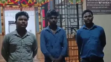 କୋଟପାଡ: ରାଙ୍ଗିନୀଗୁଡା ଘାଟିରେ ଫାଇନାନ୍ସ କର୍ମଚାରୀଙ୍କ ଠାରୁ 80 ହଜାର ଟଙ୍କା ଲୁଟି ନେଲେ ୮ ମୁଖା ପିନ୍ଧା ଦୁର୍ବୃତ୍ତ