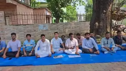 ଅନୁଗୋଳ: ବିଭିନ୍ନ ଦାବିରେ ଜିଲ୍ଲାପାଳଙ୍କ ଅଫିସ ସମ୍ମୁଖରେ ଅନୁଗୋଳ ଜଗନ୍ନାଥ ସେନା ପକ୍ଷରୁ ଧାରଣା ଅନୁଷ୍ଠିତ