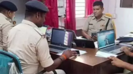 तरारी: इमादपुर थाना में रोल कॉल सह समीक्षा बैठक आयोजित, पुलिस कर्मियों के कार्यों की हुई गहन समीक्षा