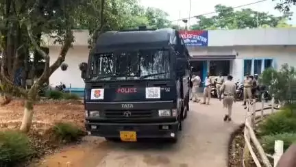 মোহনপুর: হাফানিয়ার বিশ্বাস পাড়া থেকে গ্রেপ্তার 13 জন বাংলাদেশি