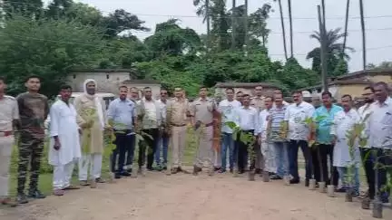 महागामा: विश्व पर्यावरण दिवस की पूर्व संध्या पर महागामा थाना परिसर में पौधरोपण कार्यक्रम आयोजित