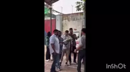 കണയന്നൂർ: കാക്കനാട് ജില്ലാ ജെയിലിൽ ജീവനക്കരുടെ വിരമിക്കൽ പരിപാടിയിൽ ക്രിമിനൽ പശ്ചാത്തലമുള്ളവർ, അന്വേഷണം ആരംഭിച്ചു