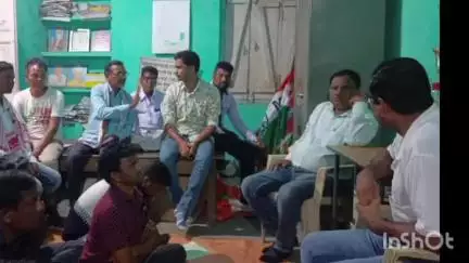 শালতোড়া: তিলুড়িতে দলীয় কার্যালয়ে তিলুড়ি অঞ্চল তৃণমূলের তরফে বিশেষ সাংগঠনিক বৈঠক ও আলোচনার সভা অনুষ্ঠিত হল