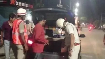 বারুইপুর: বারুইপুর বাইপাসে শুরু হল নাকা চেকিং কাছারি বাজার ট্রাফিক গার্ডের পক্ষ থেকে