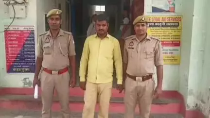 बरहज: एसओजी टीम और थाना बरहज पुलिस ने 25 हजार के इनामिया 1 अभियुक्त को किया गिरफ्तार